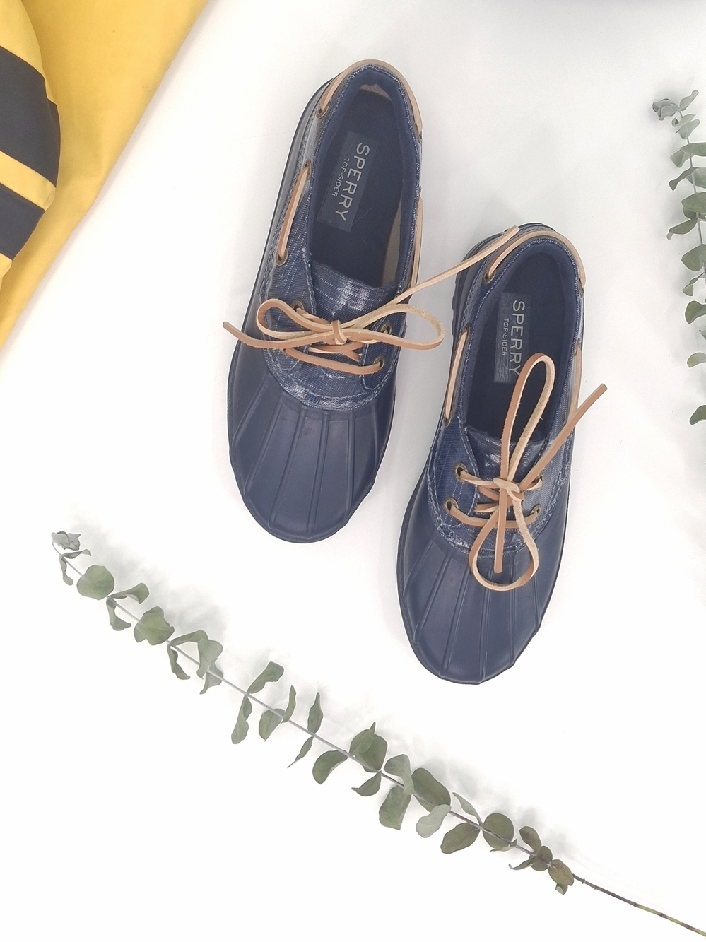 ✨Sperry Waterproof Navy Low Duck Shoes - Size 7✨